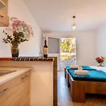 Apollo Apartment